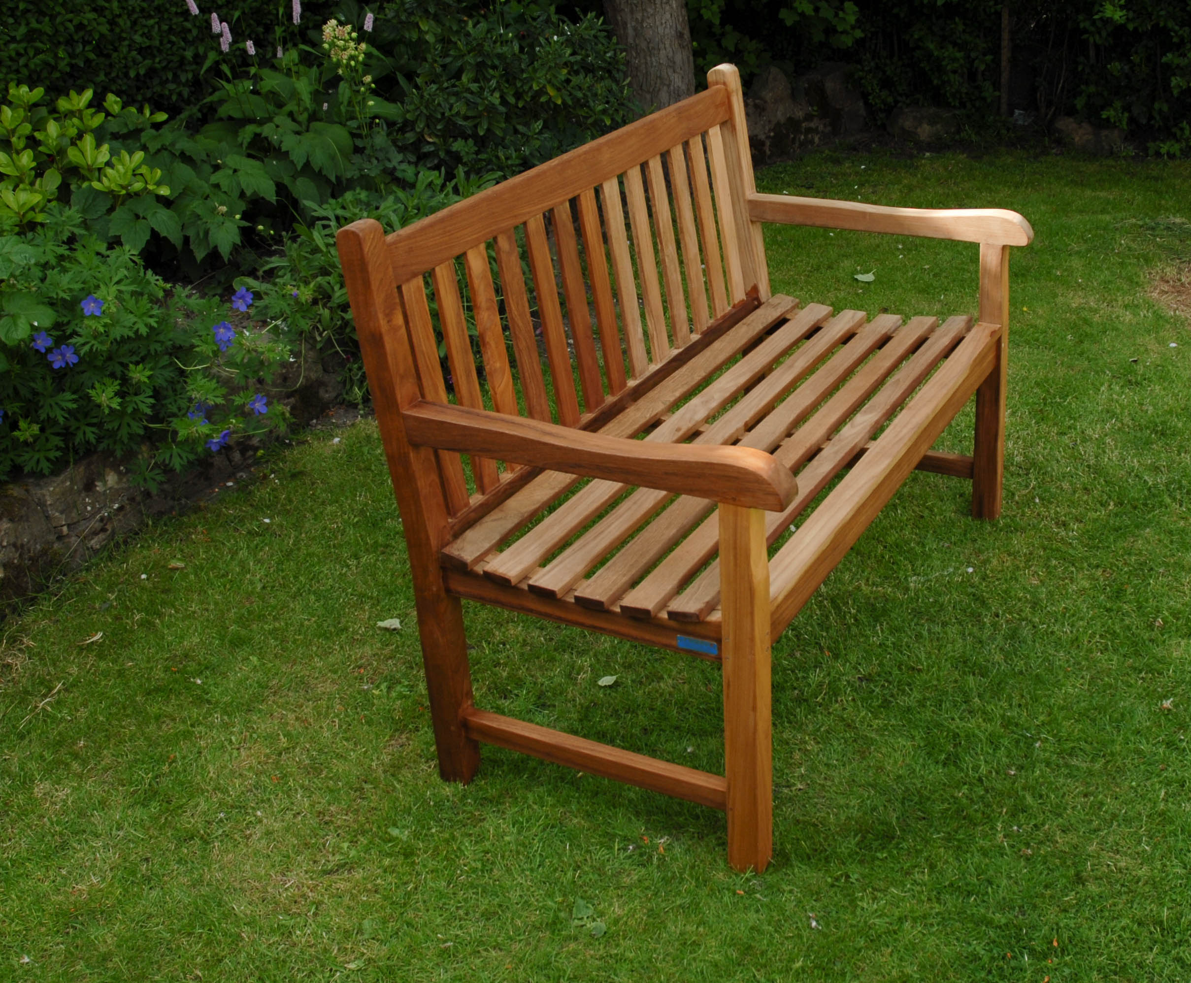 Teak Oil - The best oil for garden furniture and outdoor wood